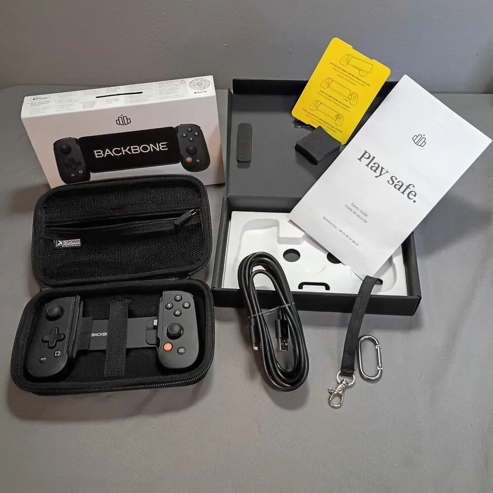 Backbone One Controller for iPhone Lightning Compatible BB-02-B-R with hard case